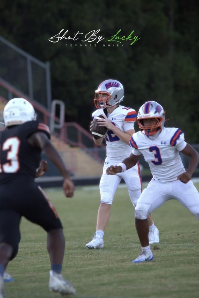 The handoff, the back already starting to run