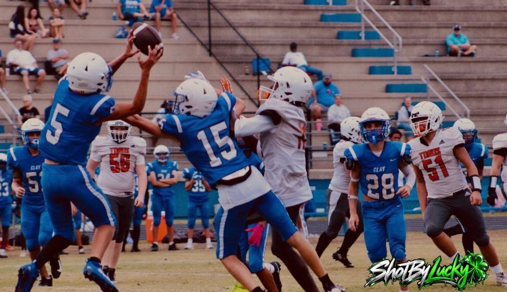 A throw going up, Clay side of the ball